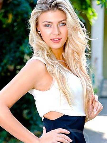 Escorts in Hotels in Dwarka