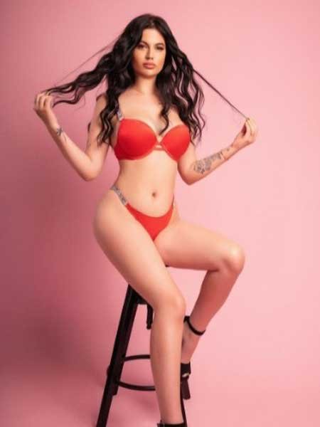 Housewife Call Girls in Dehradun – Mature & Passionate Experience